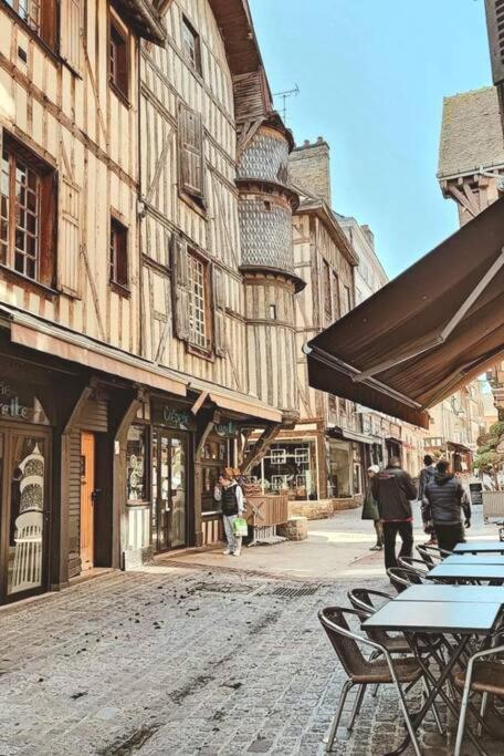 La Maison Des Delices Dosches Exterior photo